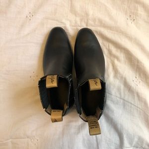 Mija Chelsea boots